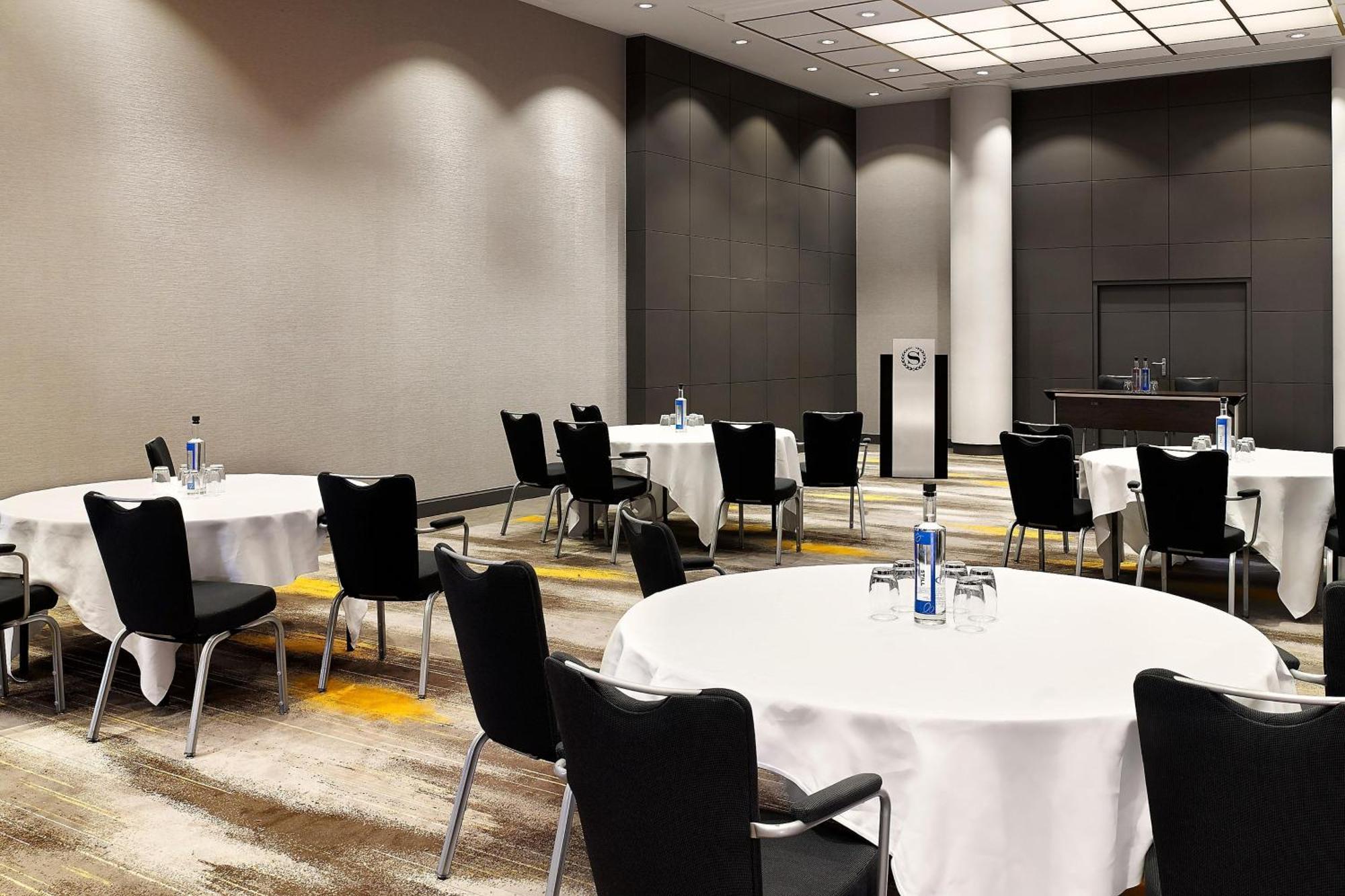 Sheraton Amsterdam Airport And Conference Center 4*